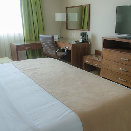 Holiday Inn Express And Suites Celaya By Ihg Esterno foto